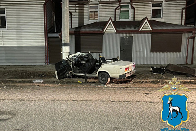 В Сызрани водитель "пятерки" въехал в столб, пытаясь уйти от полиции