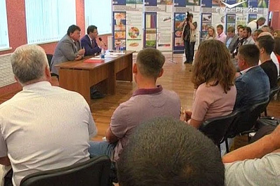 Дмитрий Азаров рассказал о поддержке начинающих фермеров