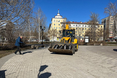 Жители Самары вышли на субботник 8 апреля