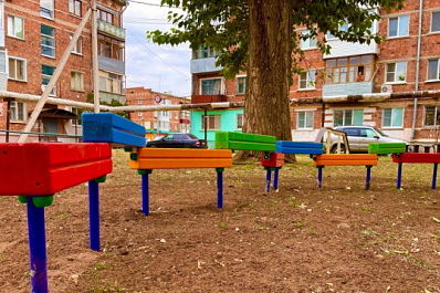 Во дворах Отрадного появились новые детские площадки