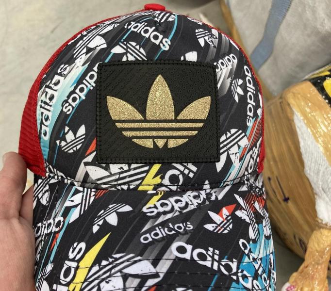 В Самарской области задержали две фуры с поддельной одеждой Adidas и Nike