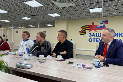 В Самаре ветеранам СВО вручили адаптивную одежду и наградили медалями в рамках фиджитал-турнира 