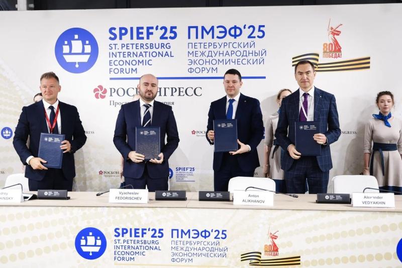 Еще 43 млрд инвестиций: третий день работы на ПМЭФ делегации Самарской области во главе с губернатором Вячеславом Федорищевым