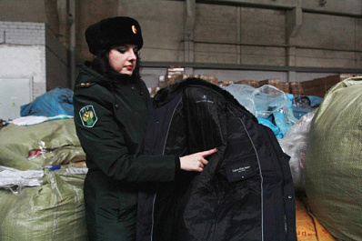 В Самаре таможенники задержали контрафактную одежду на 385 млн рублей