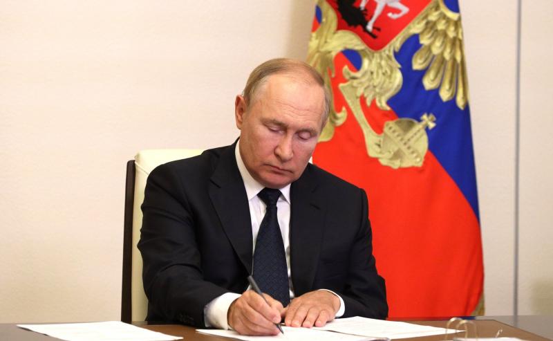 Путин подписал указ о выплатах вынужденно покинувшим ДНР, ЛНР и Украину гражданам