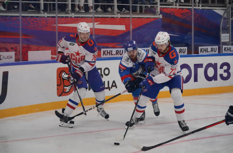 Открыли сезон в КХЛ: тольяттинские хоккеисты проиграли два матча