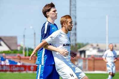 В футбольном чемпионате Самарской области определились два лидера 