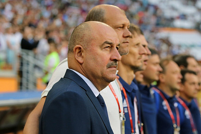 Тренера сборной России Станислава Черчесова отправили в отставку