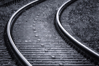 В Тольятти КамАЗ протаранил тепловоз