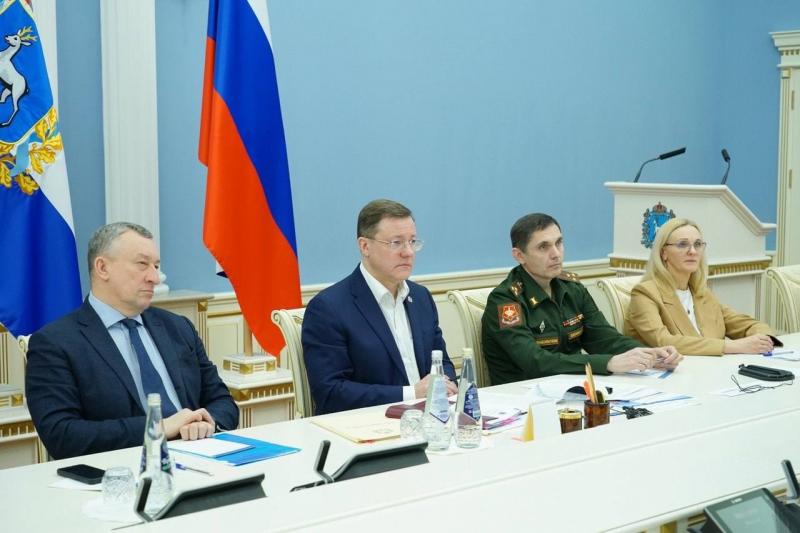 Дмитрий Азаров представил опыт региона по организации отпуска бойцов на парламентской координационной группе по вопросам СВО