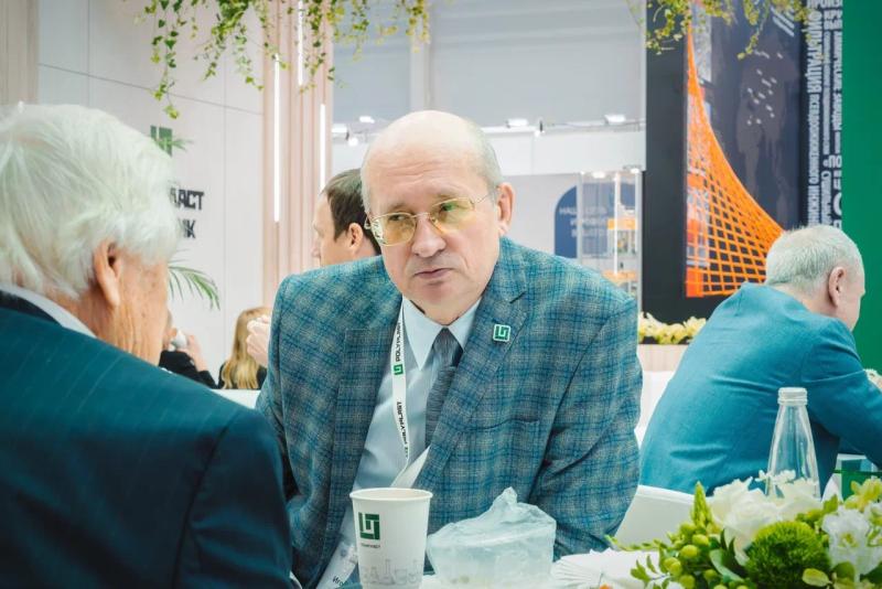 ГК "Полипласт" на Международной выставке "Химия-2025": итоги 1-го дня 