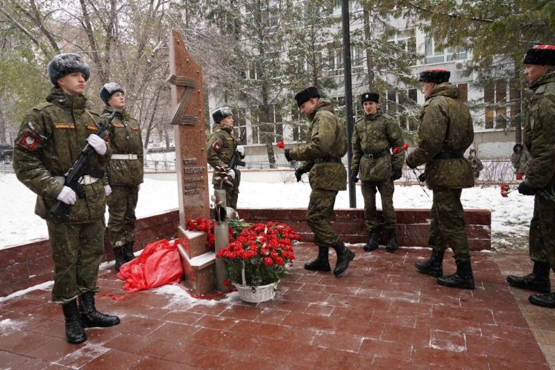 В Самаре открыли памятник участникам СВО