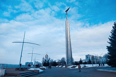 В Самаре на площади Славы открылась цифровая фотовыставка "Лица Армии" 