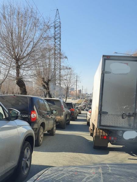 В Самаре на Ново-Садовой образовалась пробка