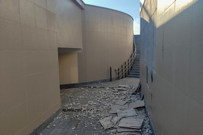 В Самаре обрушилась плитка в подземном переходе у "Солидарность Арены"