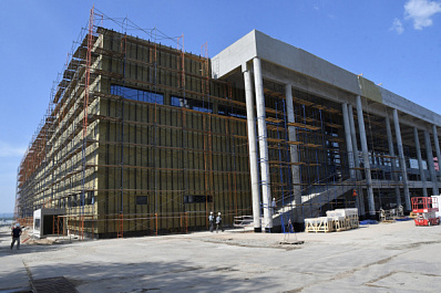 Отделку фасадов нового Дворца спорта завершают в Самаре