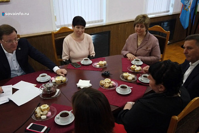 От инвестиций в производство до поддержки семей военнослужащих: подробности поездки Дмитрия Азарова в Сызранский район