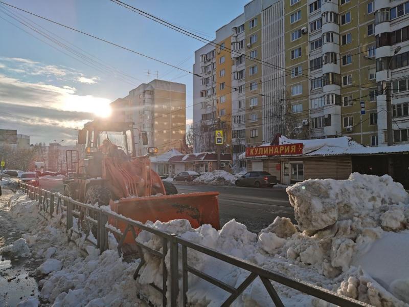 Быстро, эффективно, продуктивно: в Самаре службы благоустройства продолжают расчищать улично-дорожную сеть