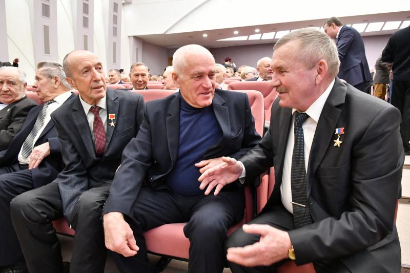 Общественники поддержали инициативу о присвоении Самаре статуса "Город трудовой доблести"