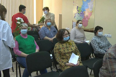 Волонтеры акции "Мы вместе" поздравили социальных работников с профессиональным праздником