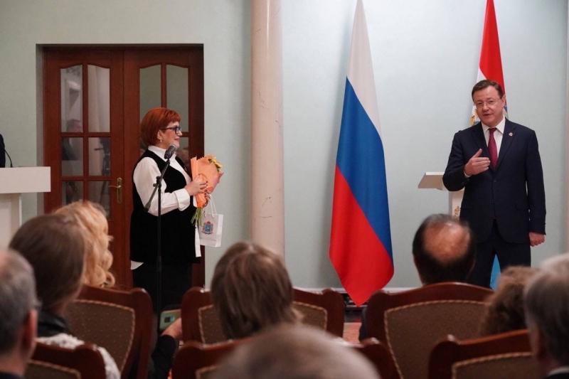 Дмитрий Азаров вручил награды заслуженным жителям Самарской области