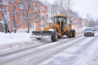 Расчистка 24/7: как борются с последствиями снегопада в малых городах Самарской области