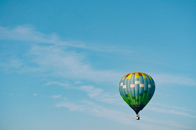 В России стартовали зимние гонки на воздушных шарах
