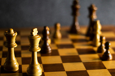 В Новокуйбышевске известные шахматисты провели турнир с малышами