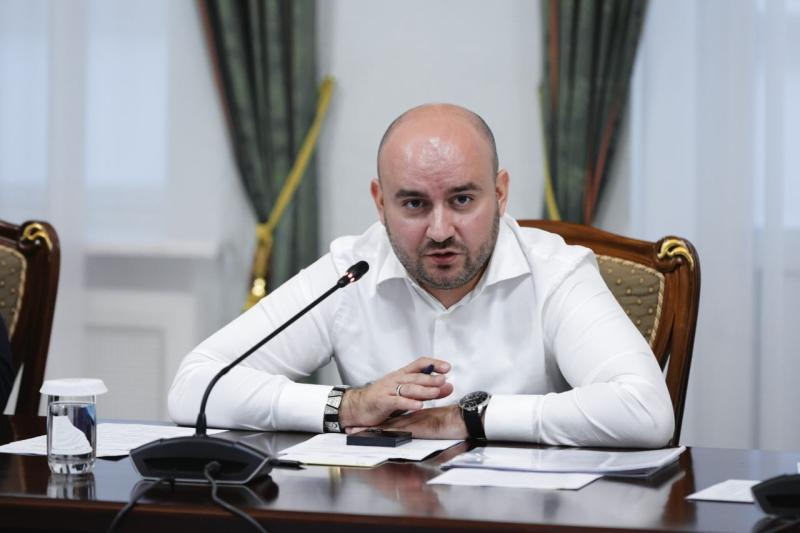 Самарские студенты представили губернатору Вячеславу Федорищеву проекты по развитию региона