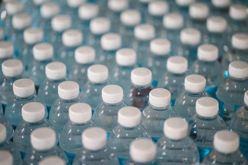 От воды до антисептиков: с 1 сентября изменятся правила маркировки ряда товаров