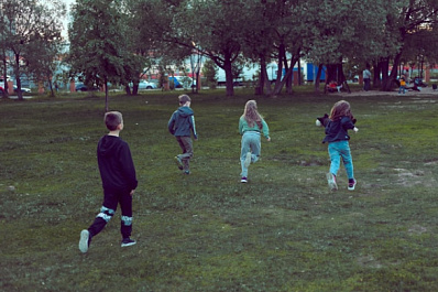 Эксперты дали советы, как помочь ребенку провести каникулы без гаджетов