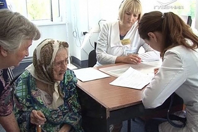 Самарские врачи провели прием пожилых пациентов в Тольятти