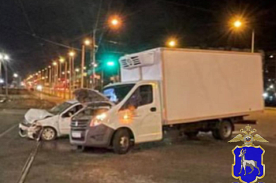 В Самарской области 20-летняя девушка сбила двух подростков