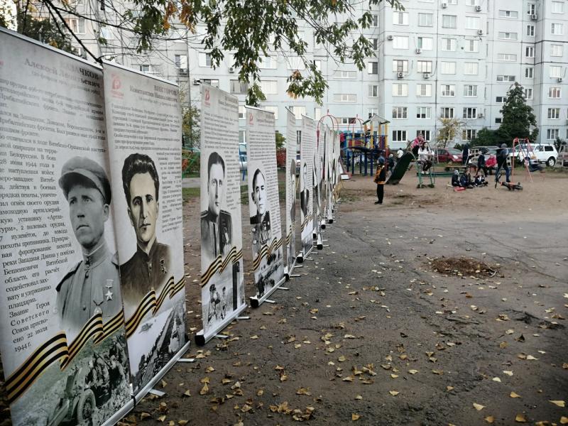 По улицам Тольятти "путешествует" мобильная аллея Героев