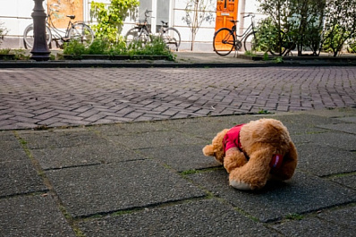 В Самаре ищут родственников двух маленьких девочек