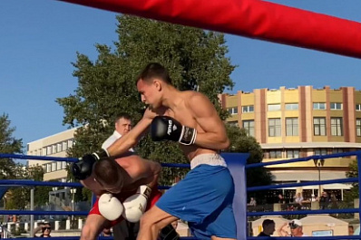 На самарской набережной проходят матчевые встречи по боксу "Кубок вызова"