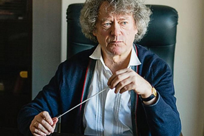 К юбилею главного дирижера артисты САТОиБ сняли видеопоздравление