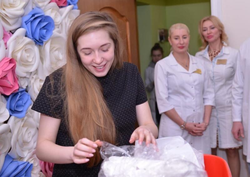 В Самаре выписали из роддома первых детей, родившихся в 2020 году