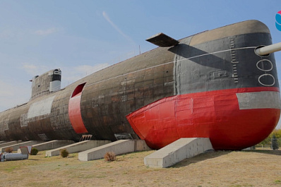 В Тольятти дизель-электрическая подводная лодка "Б-307" отмечает 44-й день рождения