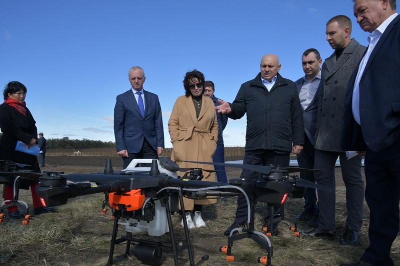 Первый замминистра сельского хозяйства РФ ознакомился с работой крупнейшего производителя подсолнечника