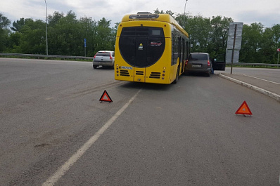 В Самаре единственный электробус попал в аварию