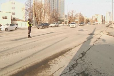 Самарские полицейские помогли роженице добраться до больницы в час пик