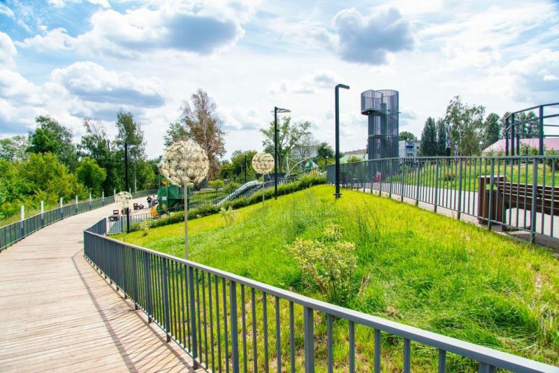 В Октябрьске прошла акция по озеленению Парка поколений