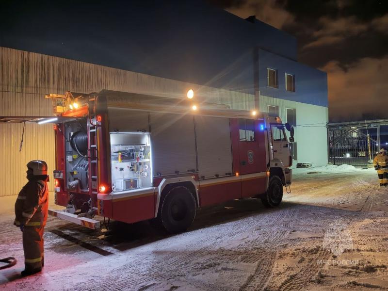 В Самаре всю ночь горело заводское здание на Литвинова