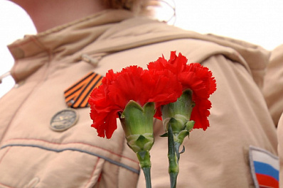 В Самаре возложили цветы к Вечному огню