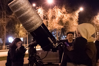 Луна и МКС - как на ладони: самарцы смогут увидеть созвездия и планеты в телескопы