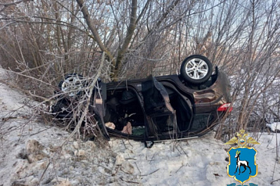 В Самарской области водитель на внедорожнике вылетел в кювет и попал в больницу 