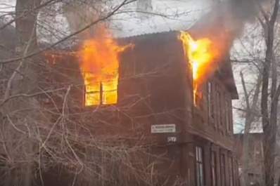 В Самаре 12 апреля горел двухэтажный жилой дом на улице Революционной, 94