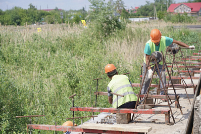 Работающим иностранцам хотят запретить перевозить семьи в Россию