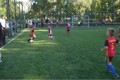 В самарской школе № 53 открыли спортплощадку